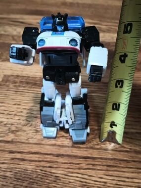 Transformers Legacy Evolution Origin Autobot Jazz Deluxe Class - No Blaster